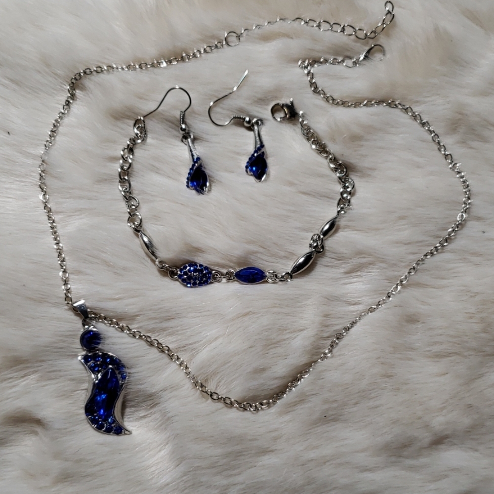 Earing, Necklace, Bracelet set